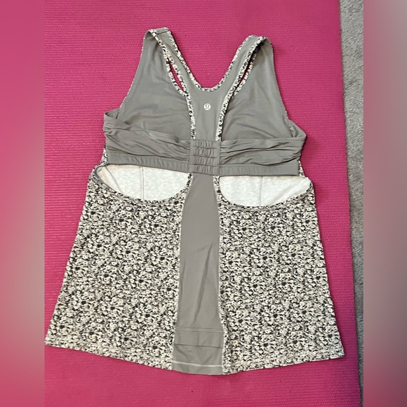 Lululemon Tone It Tank - Size 12 - Picture 10 of 11
